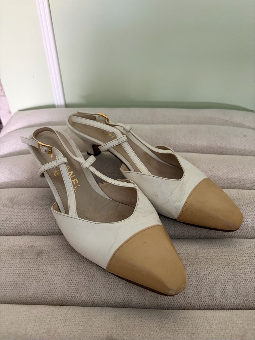 CHANEL Designer Vintage Kitten Slingback Cap Toe Heels White Size 36.5 37 6.5 7